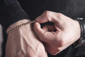بررسی نکات ست کردن دستبند مردانه